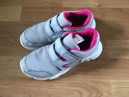 Кроссовки для девочки