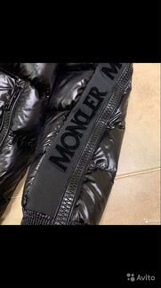 Куртуа Moncler