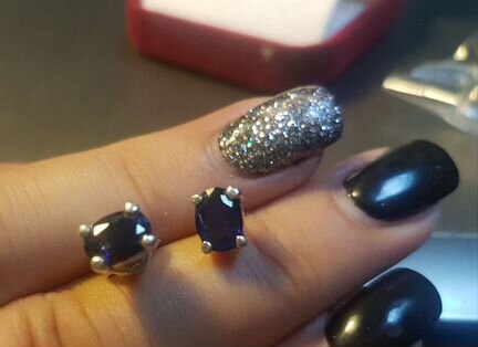 Серьги пусеты с сапфиром в серебре