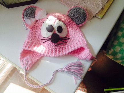 Шапка вязанная ручной работы