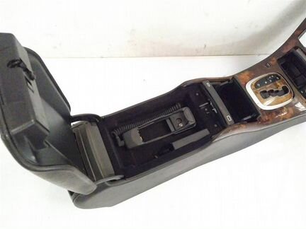Центральный подлокотник на Mercedes-Benz CL-Класс