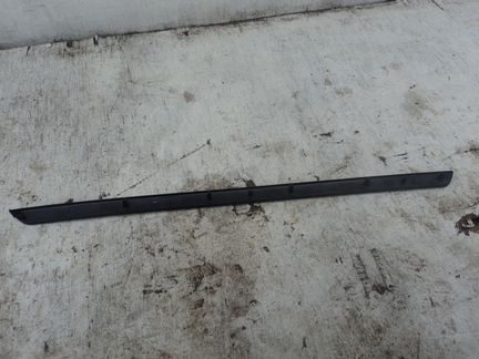 Накладка задней правой двери VW Golf 5 внутренняя