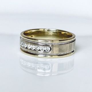 Золотое кольцо с бриллиантами