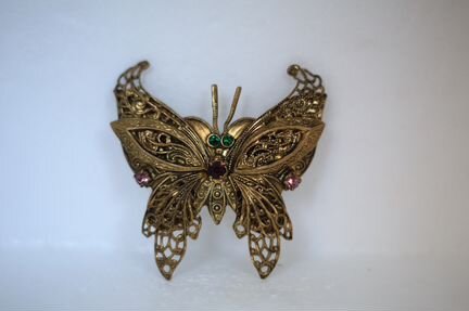 Брошь бабочка со вставками