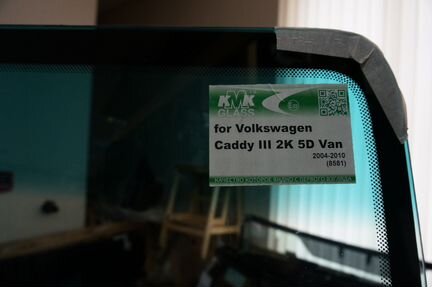 Лобовое стекло VW Caddy 04