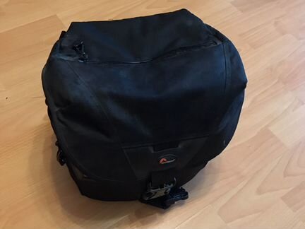 Сумка для фотоаппарата Lowepro stealth reporter d2
