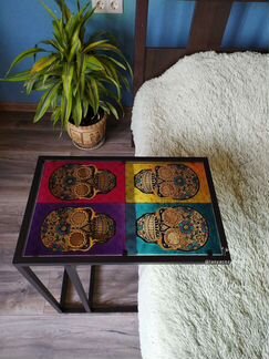 Столик приставной для ноутбука, журналов из эпокси