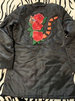 Бомбер на девочку