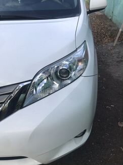 Фары на Toyota Sienna 2011-2019