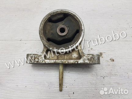 Опора двигателя левая Suzuki Liana M16A 2007