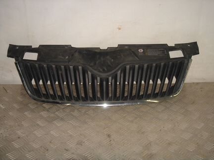 Решетка радиатора skoda fabia II 2007-2014