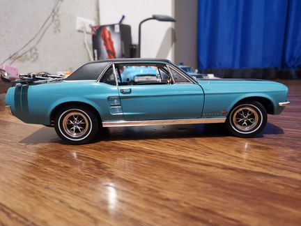 Мустанг 1/18