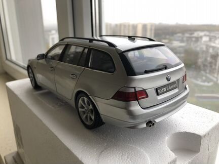 1/18 Kyosho Bmw 545 Touring