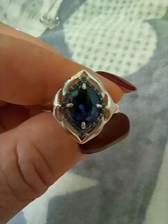 Серебряное кольцо с сапфиром