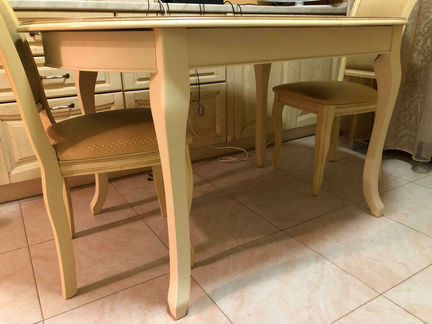 Стол кухонный со стульями