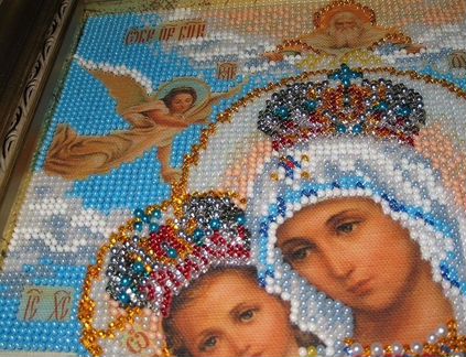 Вышитые картины (крестиком) и иконы из бисера