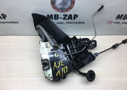 Замок двери передний левый Mercedes W164