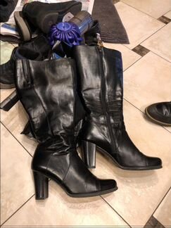 Продаются сапоги