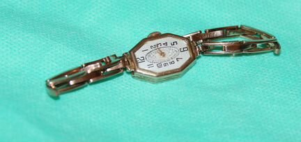 Tavannes - красное золото 375 пробы