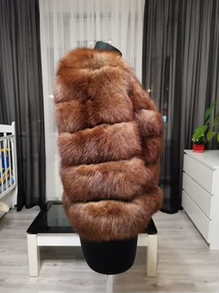 Продаю короткую шубу из меха песца (авто-леди)