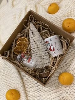 Подарочный бокс новогодний