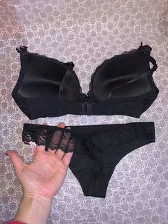 Комплект нижнего белья: бюстгальтер и стринги