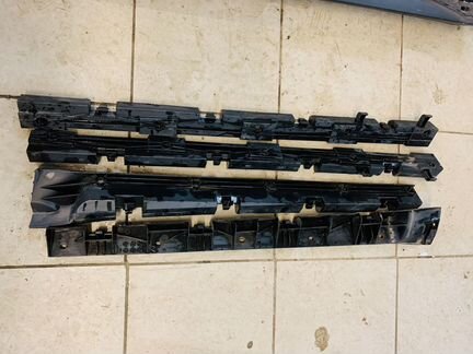 Комплект кронштейнов порогов Мерседес W164