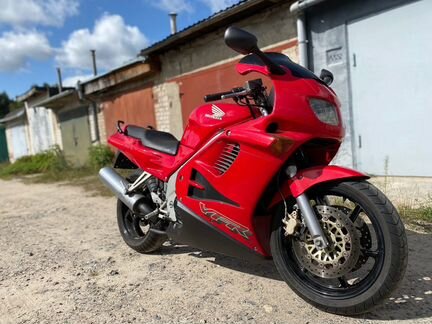 Honda VFR 750, 1996 года выпуска из Европы