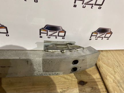 Усилитель бампера задний Lexus Ls430 UCF30 3UZ-FE