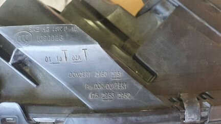 Фара лев. mercedes benz w204