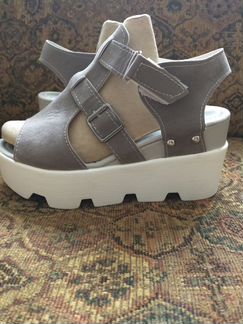 Босоножки на платформе