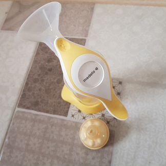 Молокоотсос Medela ручной