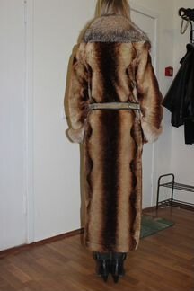 Новая мутоновая шубка богатый воротник лисы