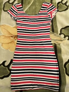 Платье короткое pull&bear, приталенное 42-44р