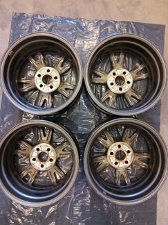 Литые диски с колпаками для Toyota Prius 30