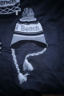 Шапка bench новая