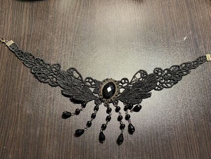 Ожерелье готическое (тканевое с камнями)