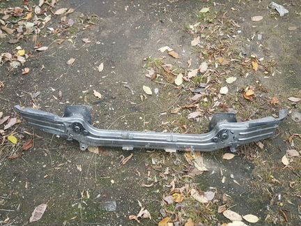 Мазерати усилитель переднего бампера Maserati