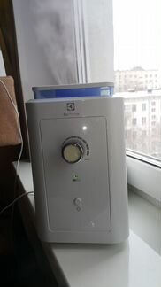 Увлажнитель Electrolux EHU1010