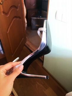 Утонченные босоножки на шпильке