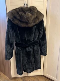 Шуба норковая с соболиным капюшоном