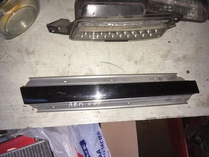 Накладка средней стойки левая Subaru Legacy BL5