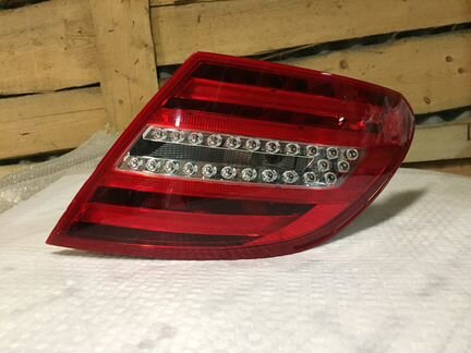 Задний фонарь на мерседес 204 рестайлинг