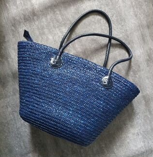 Соломенная сумка-корзина с плетеными ручками