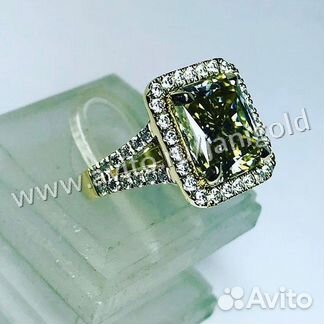 Золотое кольцо с бриллиантами