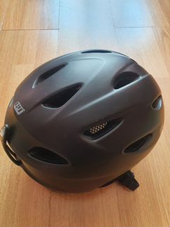 Горнолыжный шлем