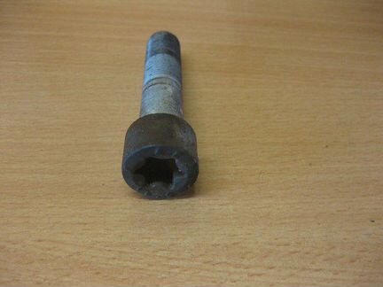M16*70*1,5 болт с круглой головкой под внутренний