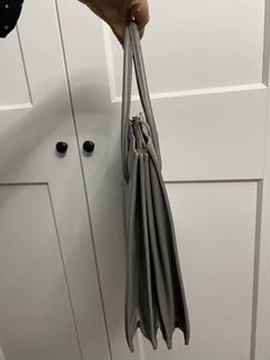 Серая сумка Charles&Keith