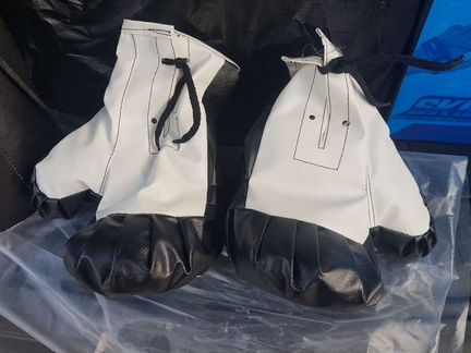 Боксерская груша и перчатки для ребенка