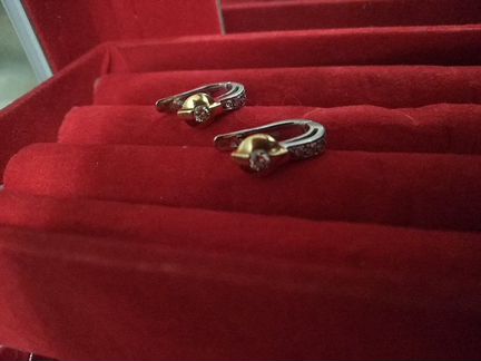 Золотые серьги 750 пробы